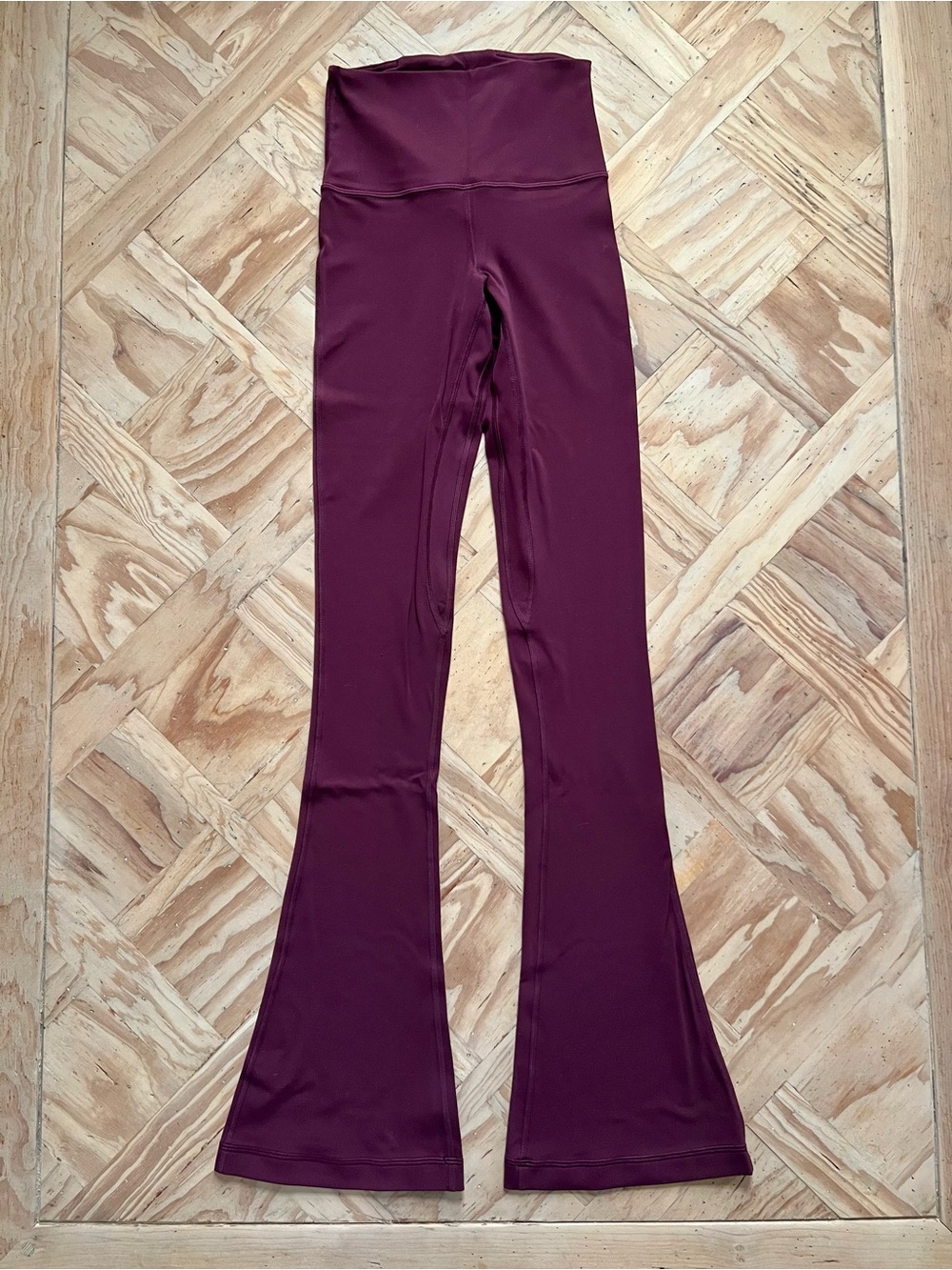 lululemon Align High-Rise Mini-Flare Pant
Regular Burgundy